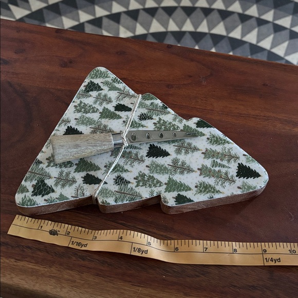 Christmas Tree Cheese Board - Picture 5 of 5